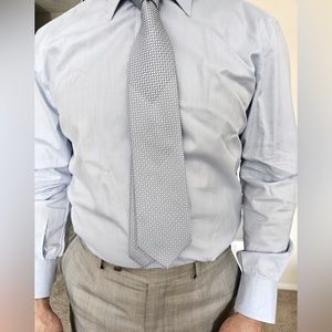 Brioni light blue silk tie, diamond shape motive , like new